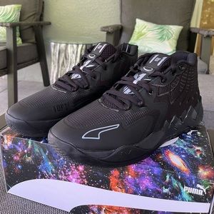 MB.01 ‘Iridescent Dreams’